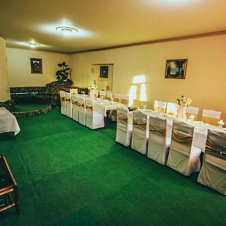 Oazis Hotel Noratus Екстериор снимка