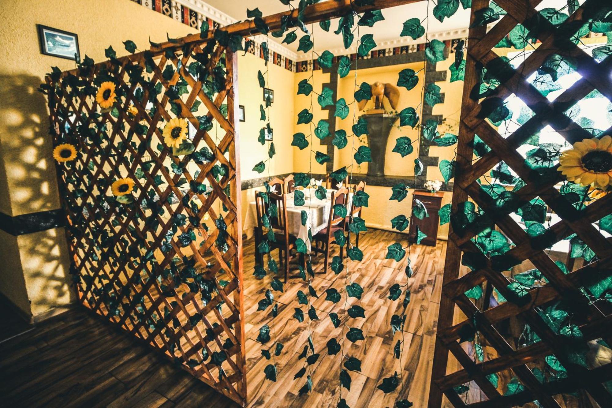 Oazis Hotel Noratus Екстериор снимка