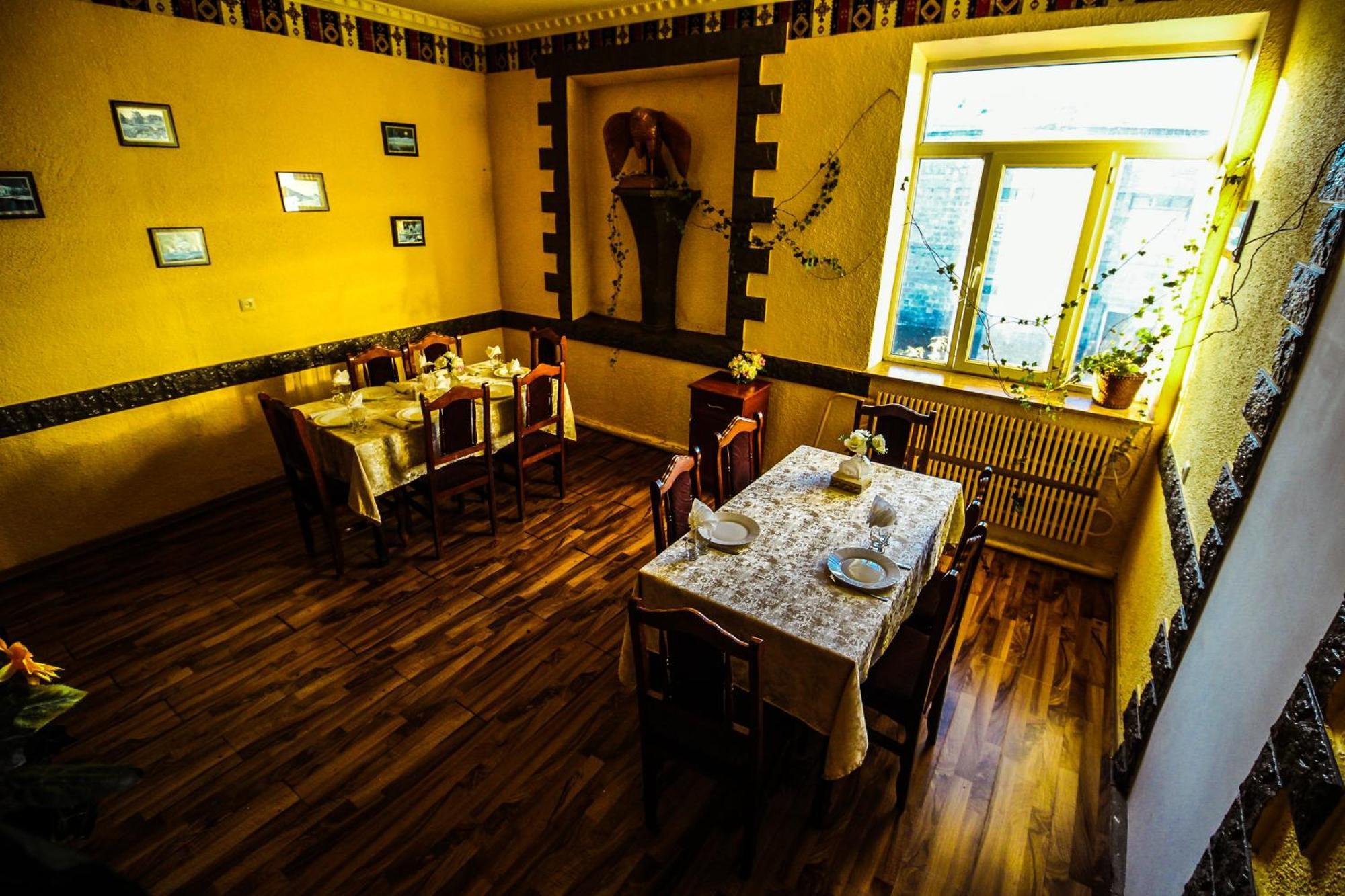 Oazis Hotel Noratus Екстериор снимка