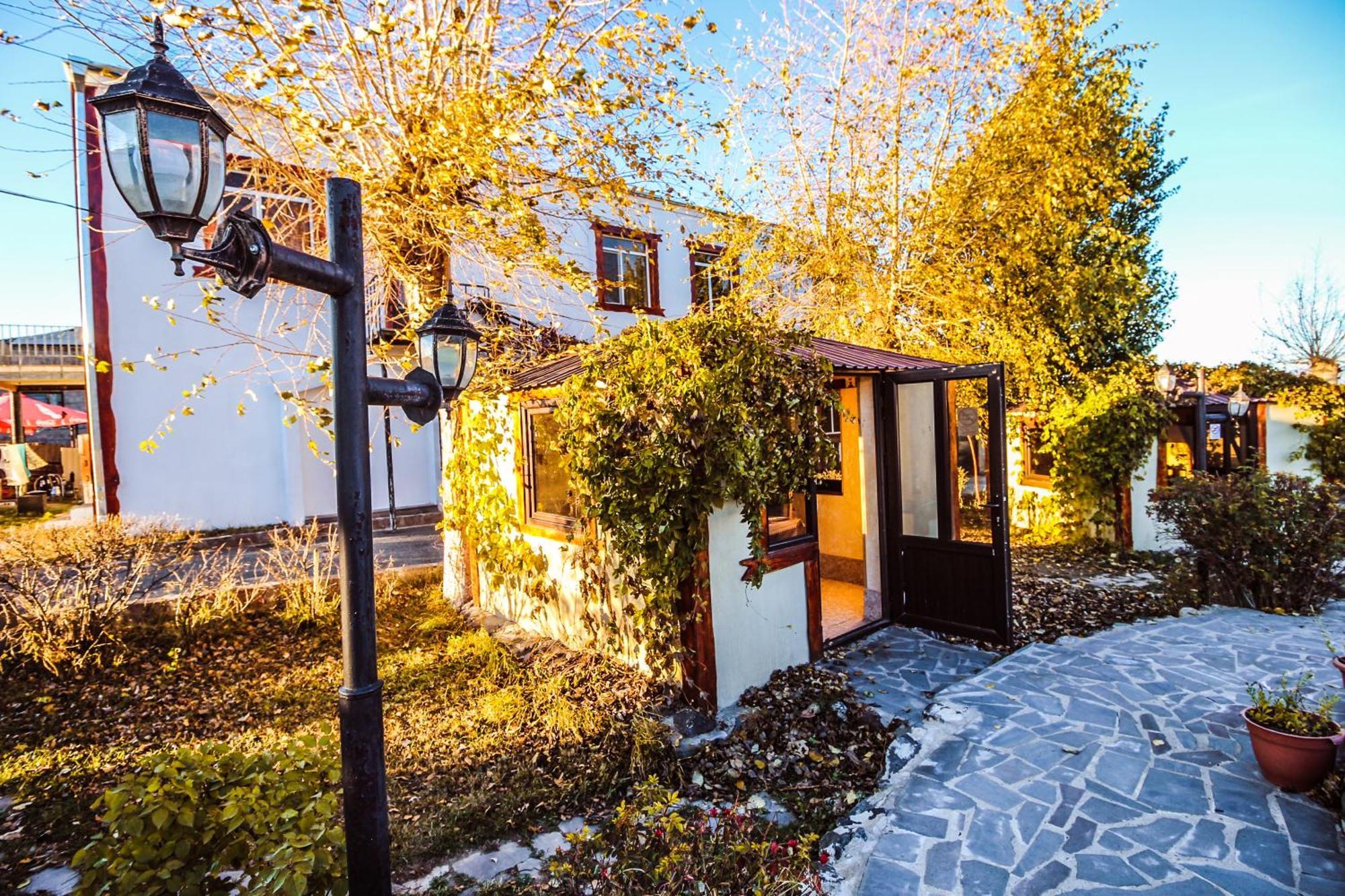 Oazis Hotel Noratus Екстериор снимка