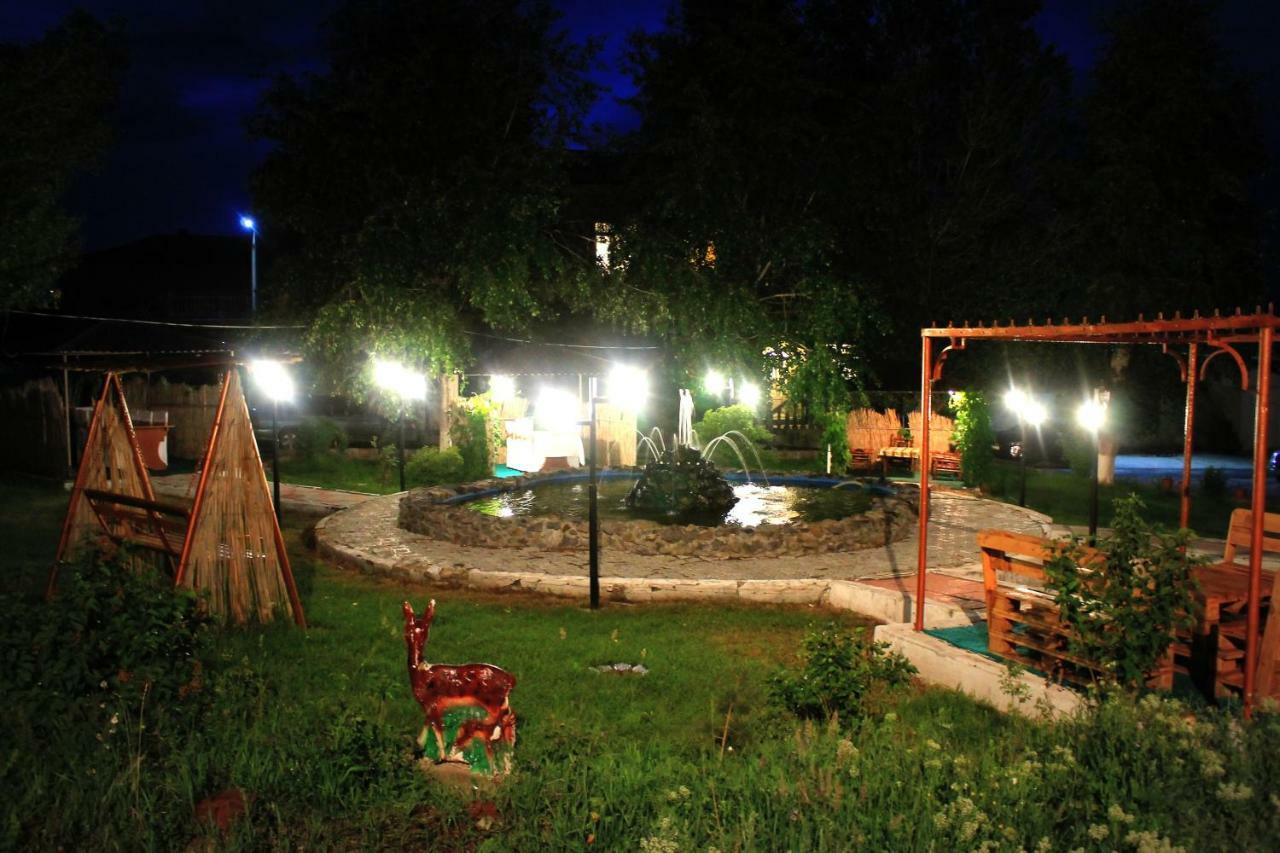 Oazis Hotel Noratus Екстериор снимка